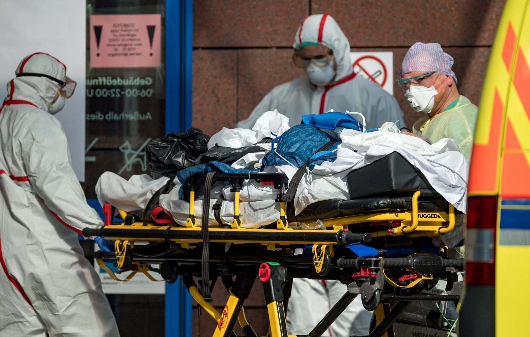 مُسن إيطالي عمره 101 عام يهزم كورونا.. عندما وُلد كان العالم يجتاحه فيروس قتل 50 مليون شخص