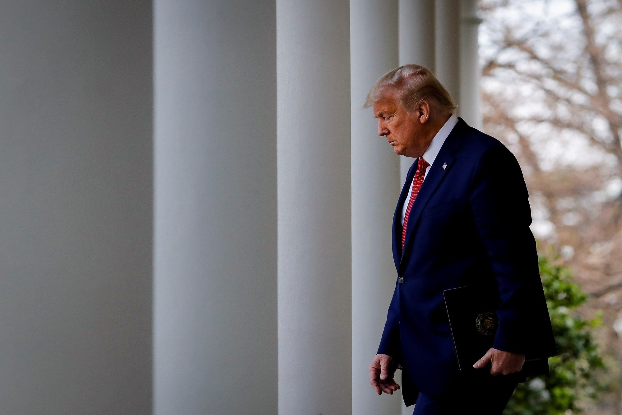 “إذا لم نتجاوز 100 ألف قتيل بكورونا فهذا إنجاز”! ترامب يتوقع سيناريو سيئاً لبلده خلال أيام