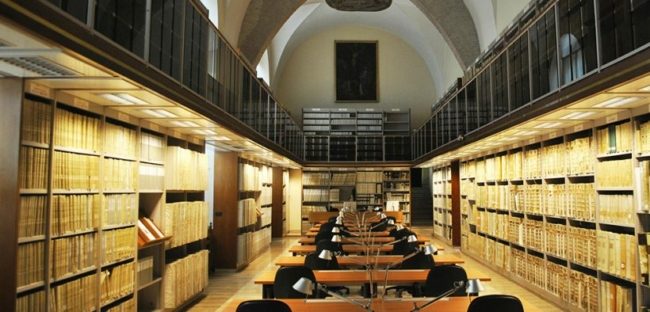 وثائق تروي تاريخ العالَم وماضياً مؤسفاً للكنيسة.. جولة داخل الأرشيف السري للفاتيكان