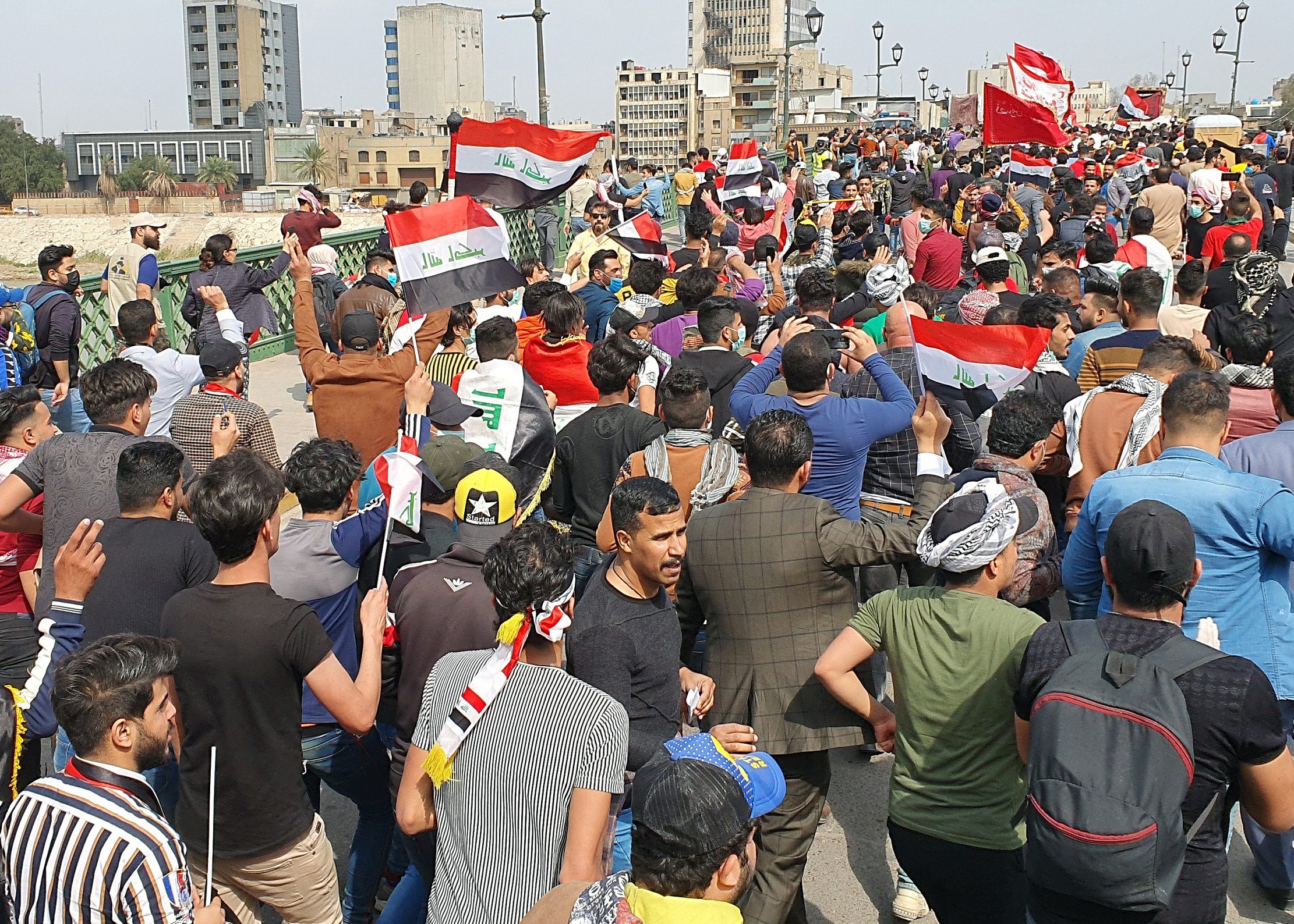 آلاف المتظاهرين يصلون إلى ساحة التحرير وسط العاصمة بغداد