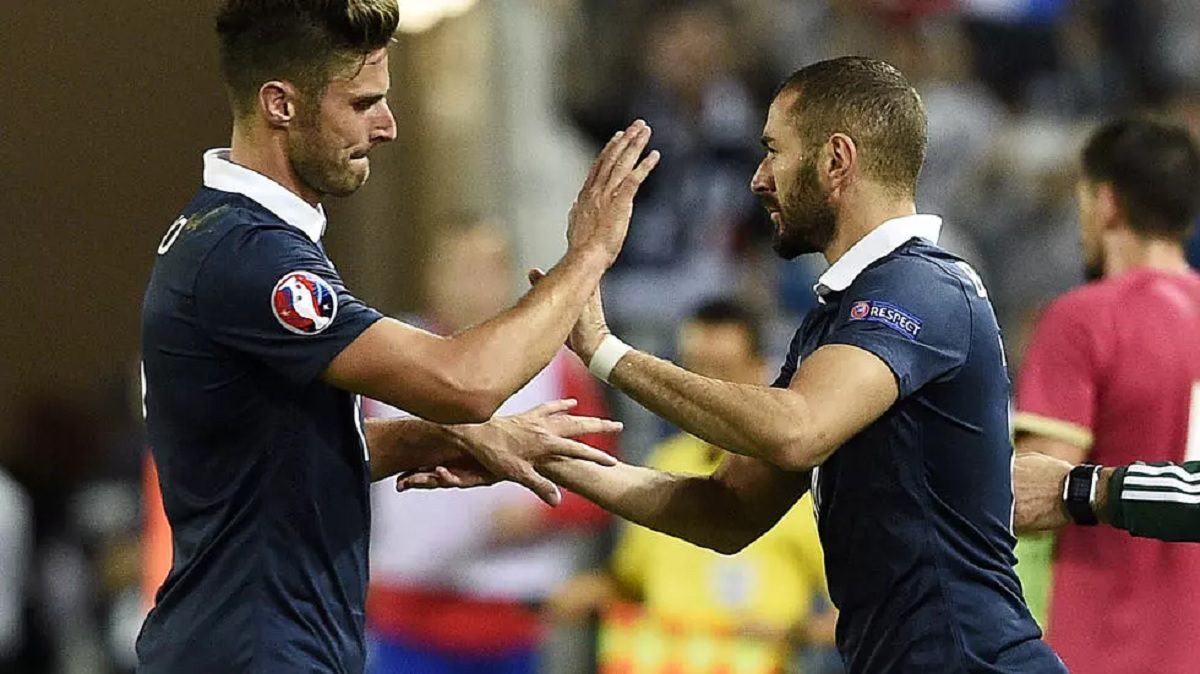 يشبه سيارة الكارتينغ.. بنزيمة يسخر من زميله السابق بسبب المنتخب الفرنسي