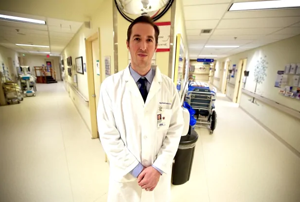 الباحث الذي هزّ مصر بدراسته عن تفشي كورونا يتحدث.. ردّ على الحكومة وشرح كيف توصل للأرقام