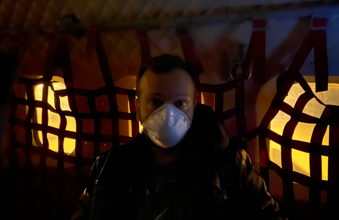 من داخل الحجر الصحي في مصر.. سائح أمريكي مصاب بكورونا يوثق حياته هناك (صور) ﻿