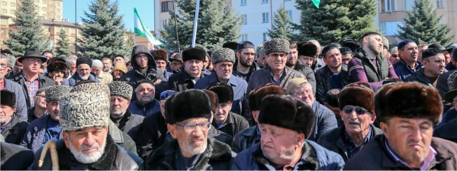 تحدثت عشر قبائل علانية عن مناهضتها لاستفتاء الشهر المقبل