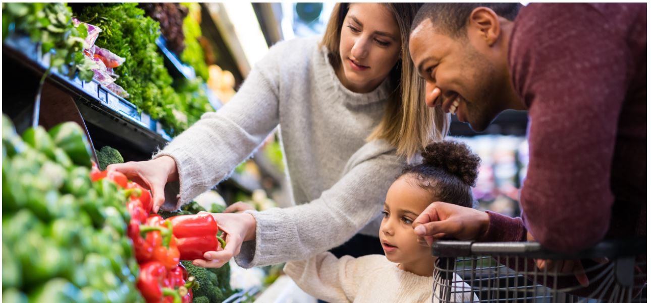 توزِّع الفاكهة والخضراوات غير المباعة مجاناً على الجمعيات الخيرية والكنائس