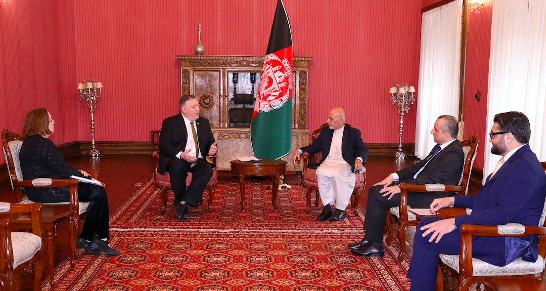 بومبيو في كابول للاجتماع بالرئيس الأفغاني وطالبان.. والحركة تبحث اتفاق السلام مع الحكومة