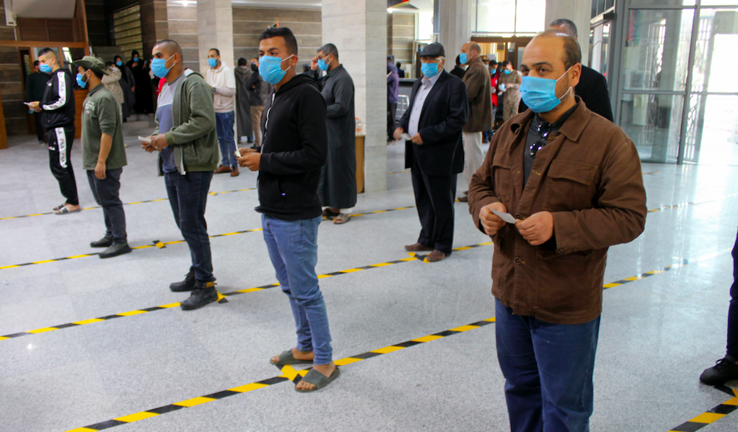 ليبيا تسجل أول إصابة بكورونا ومخاوف من انهيار النظام الصحي.. والأردن يخفف حظر التجول