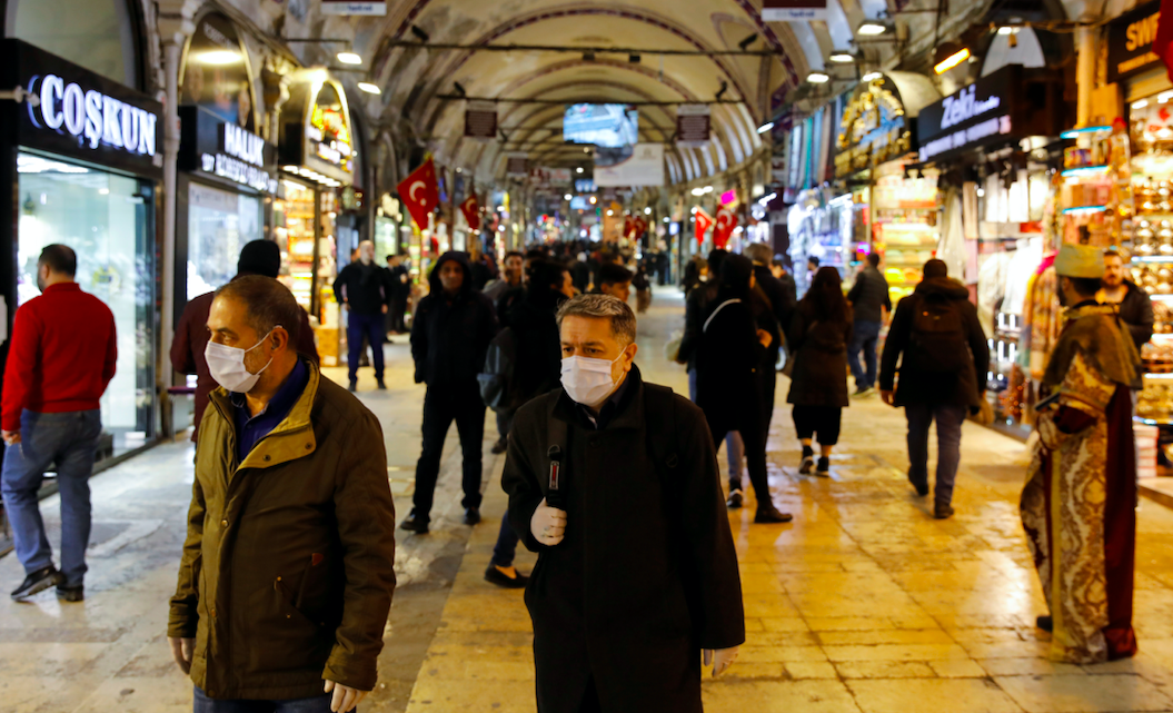 تركيا تتهم السعودية بإخفاء إصابة معتمرين بكورونا.. أنقرة فرضت حجراً صحياً على 10 آلاف منهم عند عودتهم