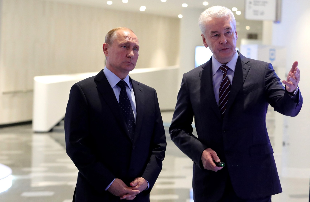 واجه بوتين أمام الروس.. الرجل الذي أجبر موسكو على تغيير تعاملها بالكامل مع أزمة كورونا