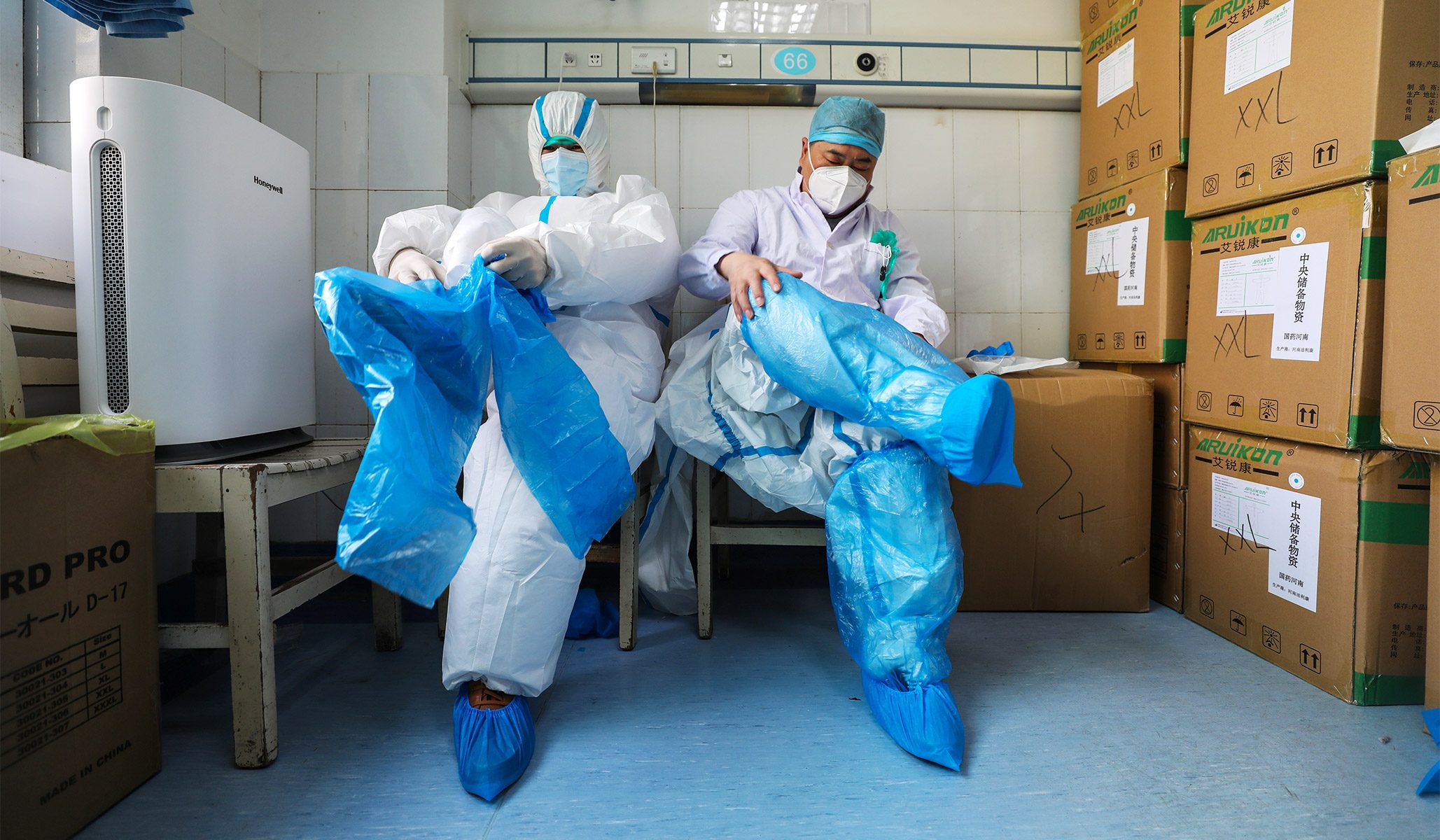 تمنع تناسل الخوف والقلق.. كيف تحارب الفلسفةُ كورونا؟