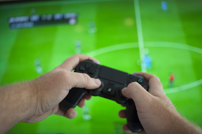 بالخطوات.. إعدادات اللعب عبر الإنترنت على أجهزة إكس بوكس وبلايستيشن