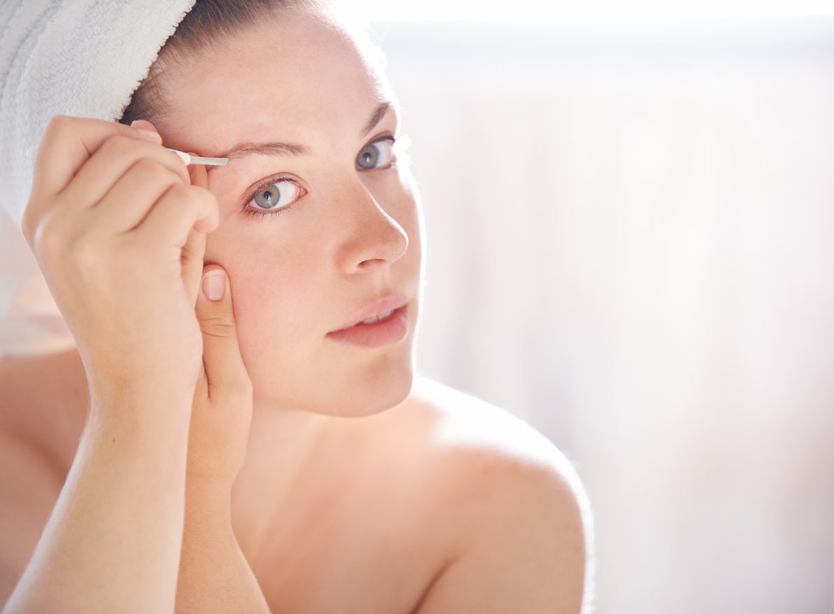 كل ما تريدين معرفته عن أدوات وطرق إزالة شعر الوجه