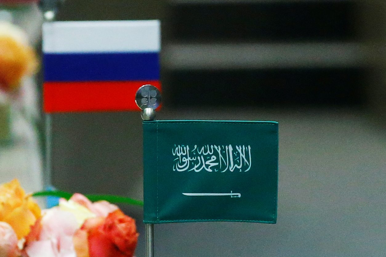 تفاصيل 8 أيام صادمة للاقتصاد العالمي.. كيف قادت المفاوضات الروسية – السعودية أسواق النفط نحو الانهيار؟