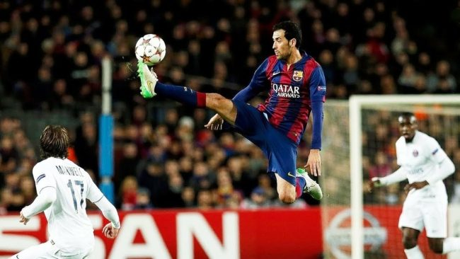 بعد 18 عاماً و31 لقباً.. سيرجيو بوسكيتس يعلن رحيله عن برشلونة نهاية الموسم