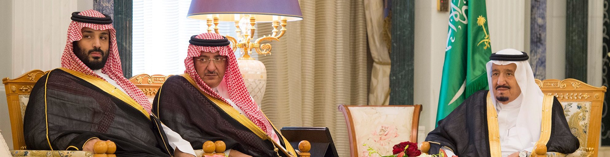 صحف: سجنُ عسكريين وإقامة حواجز بالرياض، والأمراء اعتُقلوا بعد دعوتهم للقاء ولي العهد