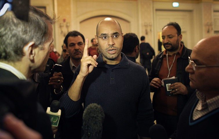 عميلان وقعا في الأسر وكشفا الأسرار.. بلومبيرغ: روسيا تسعى لتنصيب نجل القذافي زعيماً لليبيا ﻿