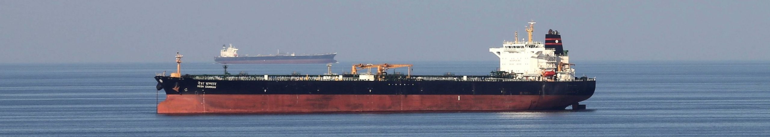 4 ناقلات نفط سعودية عالقة في البحر! المملكة عاجزة عن “تصريف” إنتاجها وقد تُوقف خطوط إنتاج لأرامكو