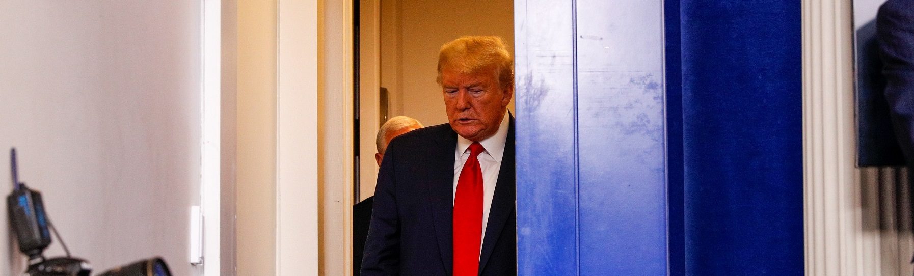 أمريكا تُسجل أعلى حصيلة وفيات بكورونا خلال يوم! ترامب يُحذر: أمامنا أسبوعان عصيبان  ﻿