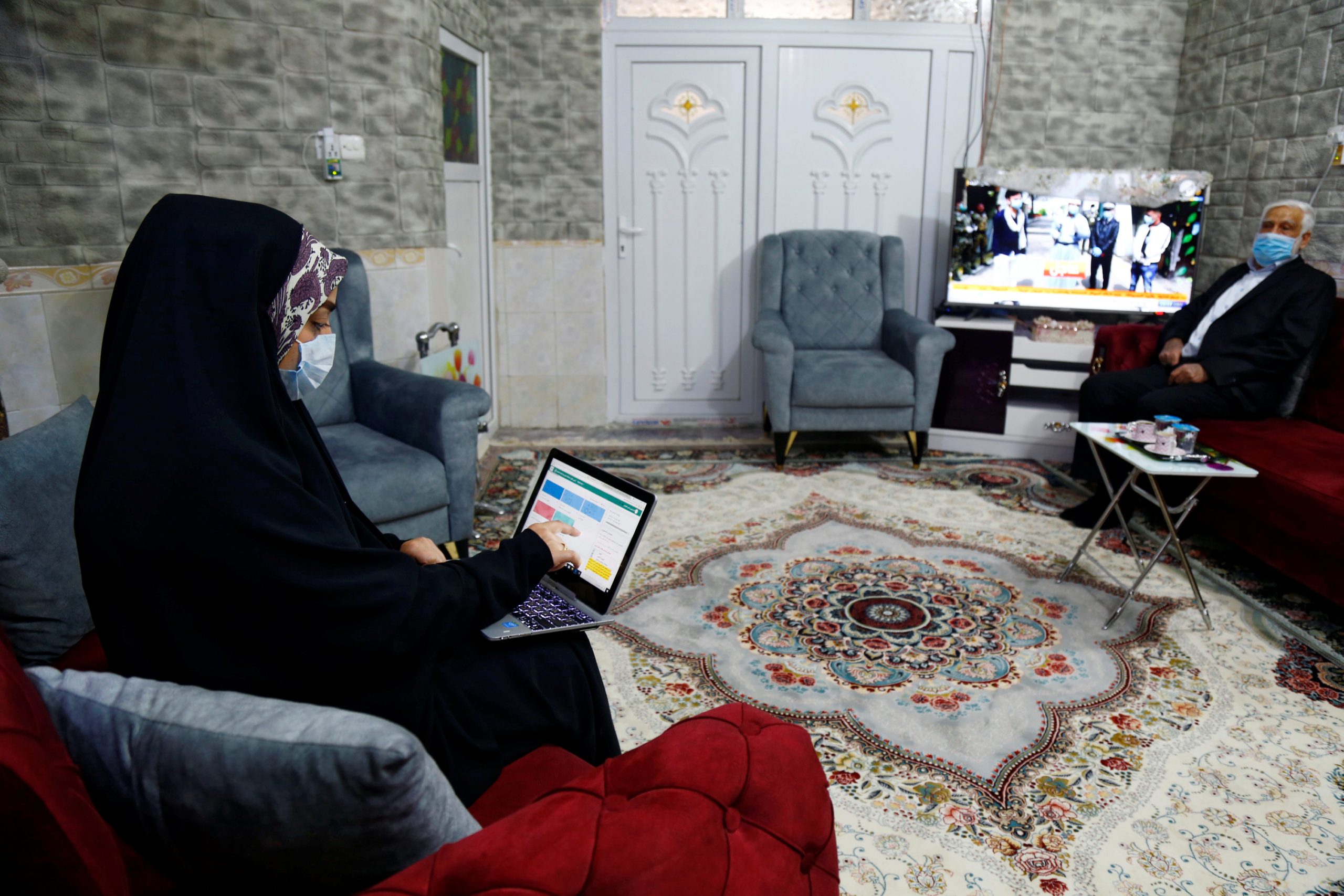 كمّ هائل من التضليل موجود فيها.. واشنطن بوست: شبكات التواصل مليئة بمعلومات خاطئة عن كورونا ﻿