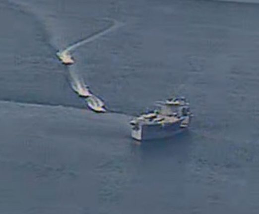 زوارق إيرانية سفينة أمريكية إيران أمريكا