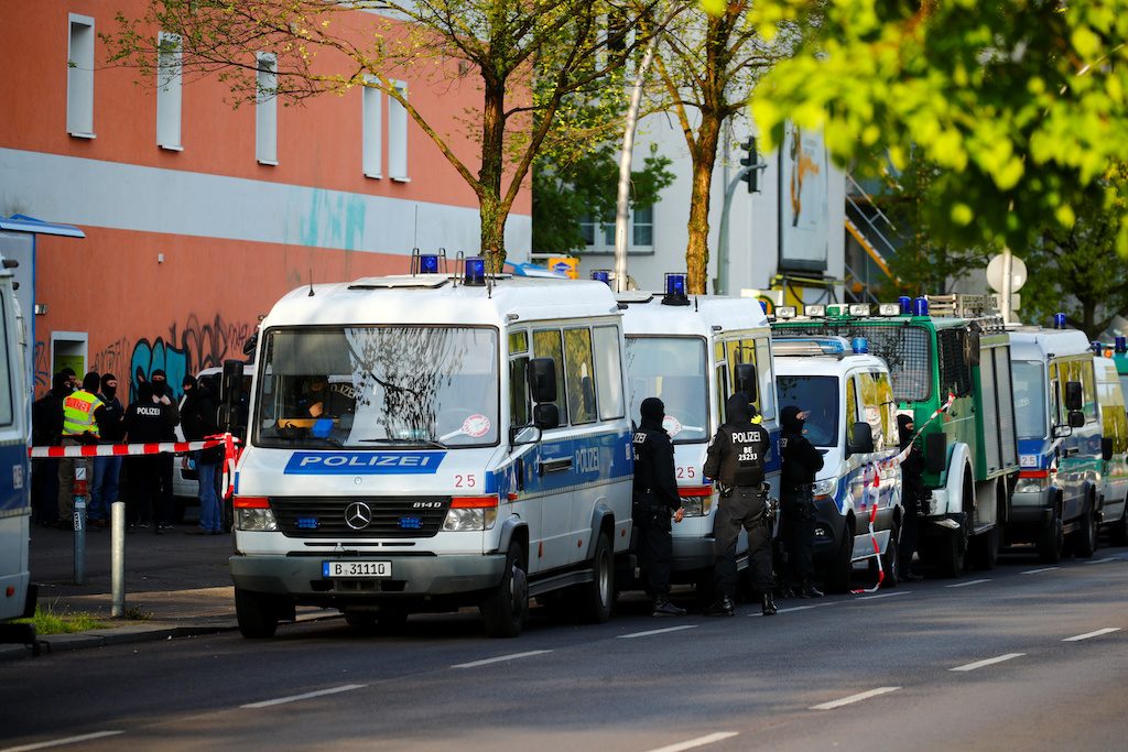 بعد حملة أمنية شنتها ضد أنشطته.. ألمانيا تحظر حزب الله اللبناني على أراضيها وتصنفه “منظمة إرهابية”