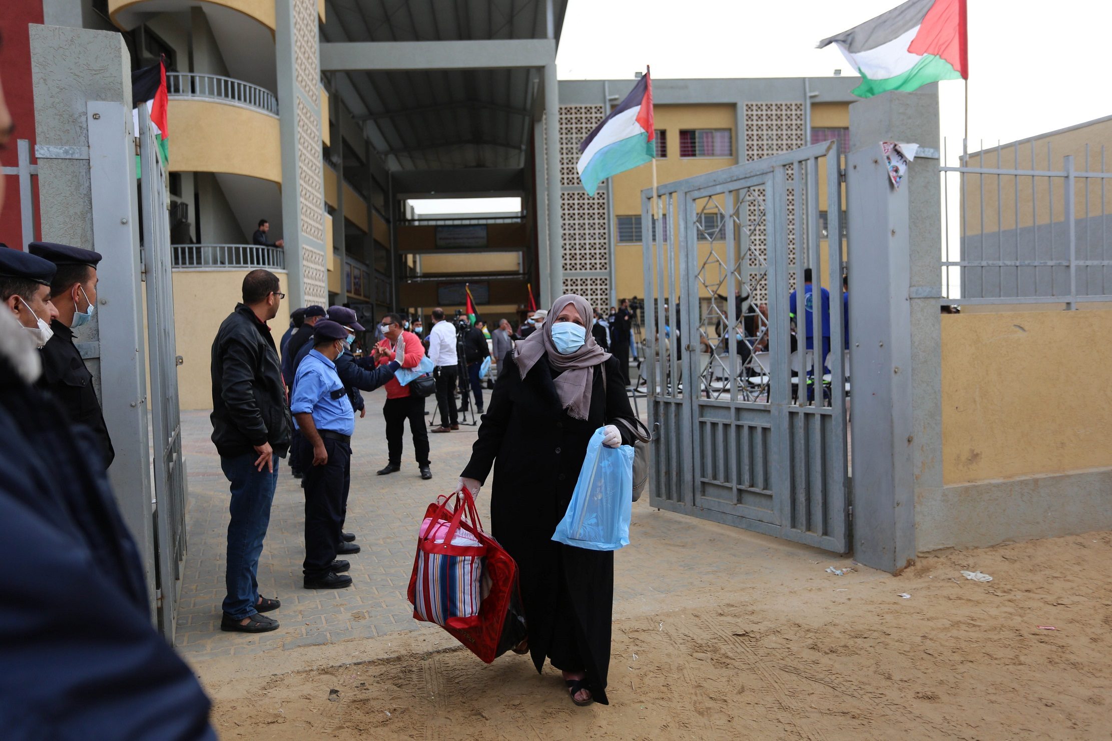 كورونا.. إنهاء “الحجر الاحترازي” لـ321 شخصاً بغزة