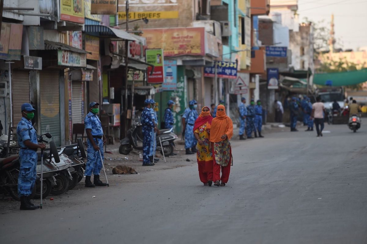 يتهمونهم بنشر الفيروس.. معاداة المسلمين تتفوق على كورونا بتفشّيها في الهند