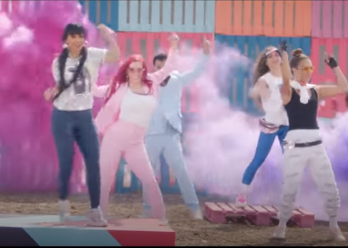 إيقاف عرض إعلان شركة ملابس في مصر بعد إثارته غضباً وتحركاً في البرلمان