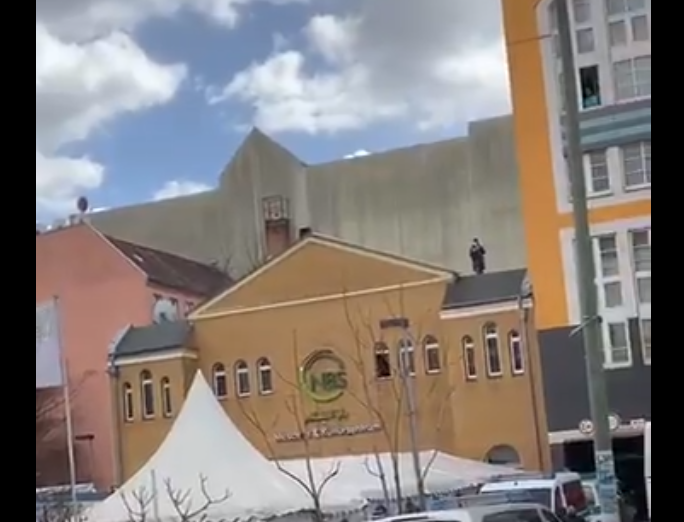 فيديو مؤثر لرفع الأذان لأول مرة في برلين من أجل التضامن ضد كورونا ﻿