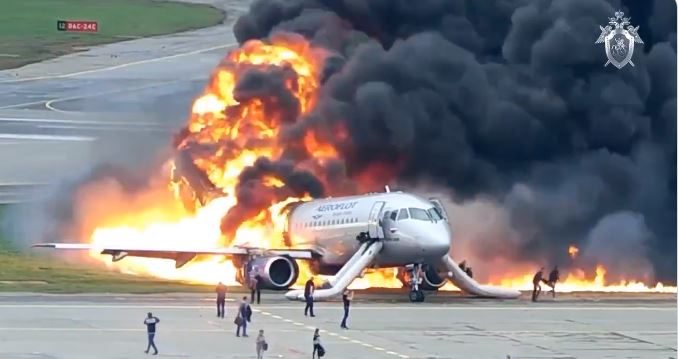 اتهمت السلطات قائد الطائرة بالإهمال