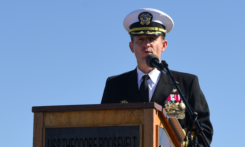 كورونا كشف صعوبة مواجهة واشنطن للمهام الخطرة.. إقالة قائد بالبحرية الأمريكية بعد رسالة مسربة عن الفيروس