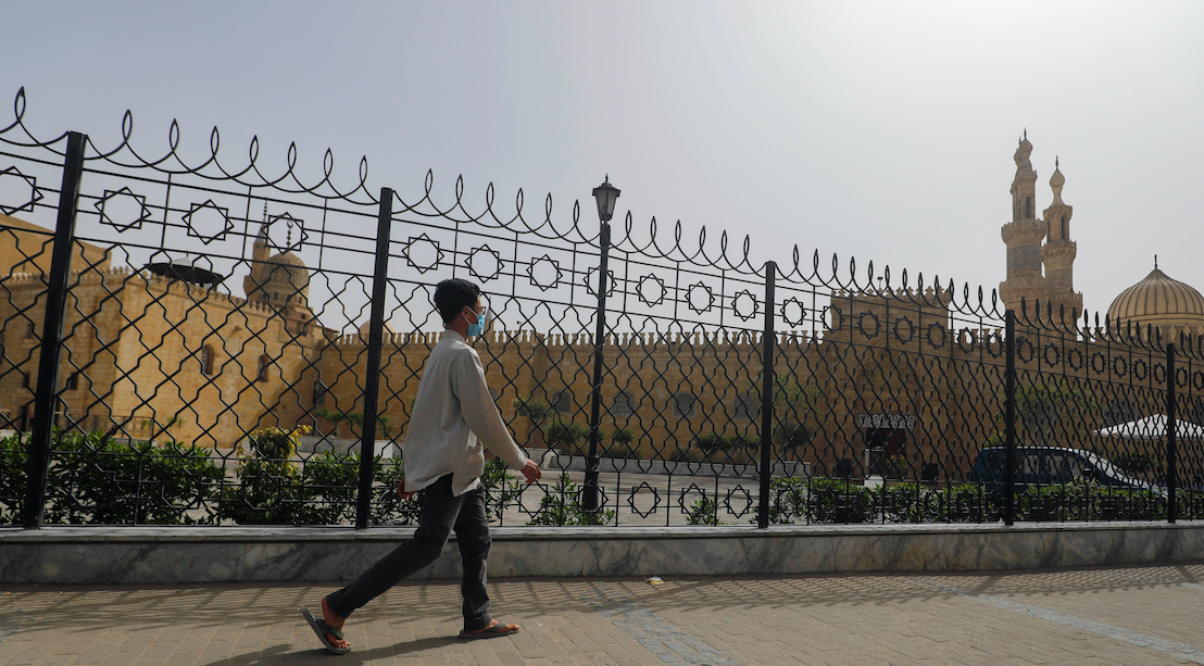 لا تراويح ولا موائد رحمن ولا اعتكاف.. مصر توقف الأنشطة الجماعية في شهر الصيام