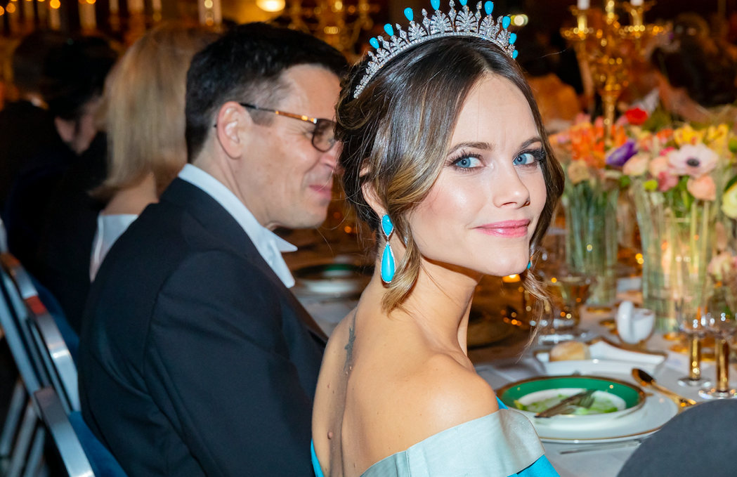 من أميرة إلى ممرضة.. زوجة أمير السويد صوفيا تقرر العمل كمتطوعة في مستشفى لمواجهة كورونا