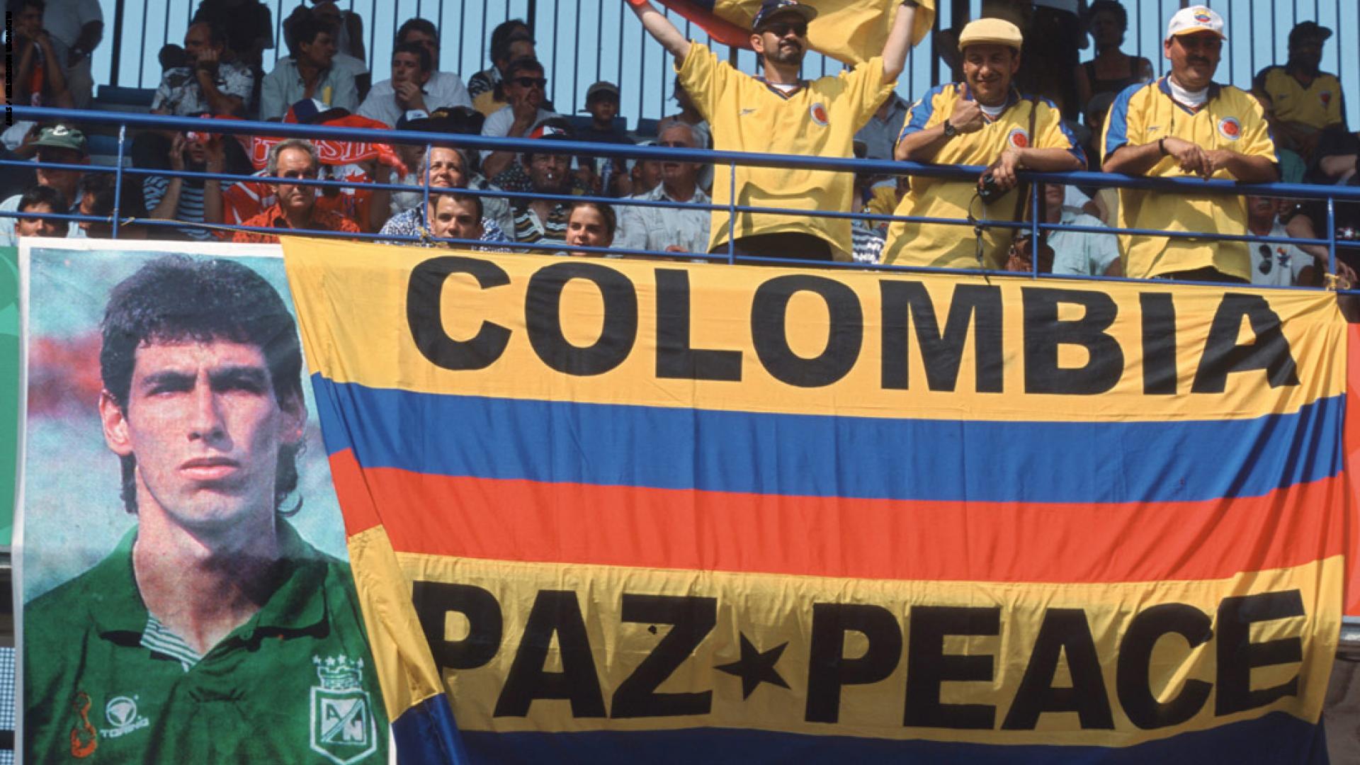 هدف قتل صاحبه.. مدافع كولومبيا يدفع حياته ثمناً للتسجيل في مرماه (فيديو)