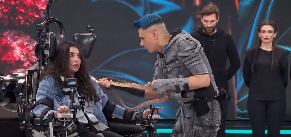 عبثية الإعلام وضحالة النجوم وأغلبية حمقاء.. لماذا ما زلنا نشاهد رامز جلال؟