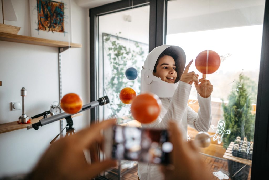 تجارب وألعاب للأطفال 