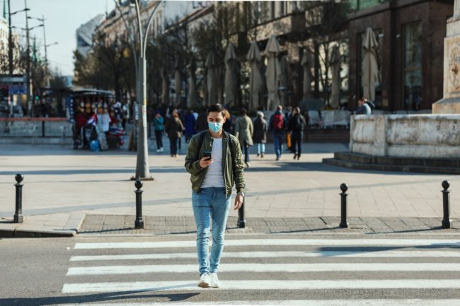 كلٌّ عرف قدره.. عن المتساقطين في زمن كورونا