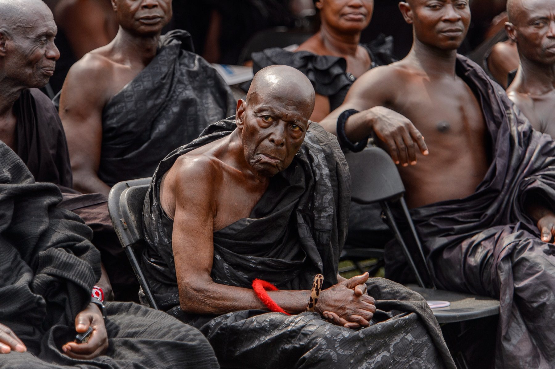 جنائز غانا الفخمة تختفي بسبب كورونا.. تستمر 7 أيام ويحضرها الآلاف بأزياء خاصة وحُلي من الذهب