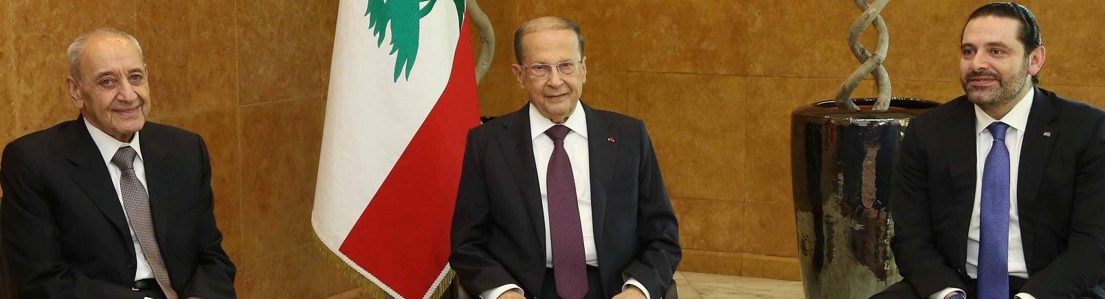 الخطايا الأربع لزعماء لبنان التي أدت إلى انهيار اقتصاد البلاد