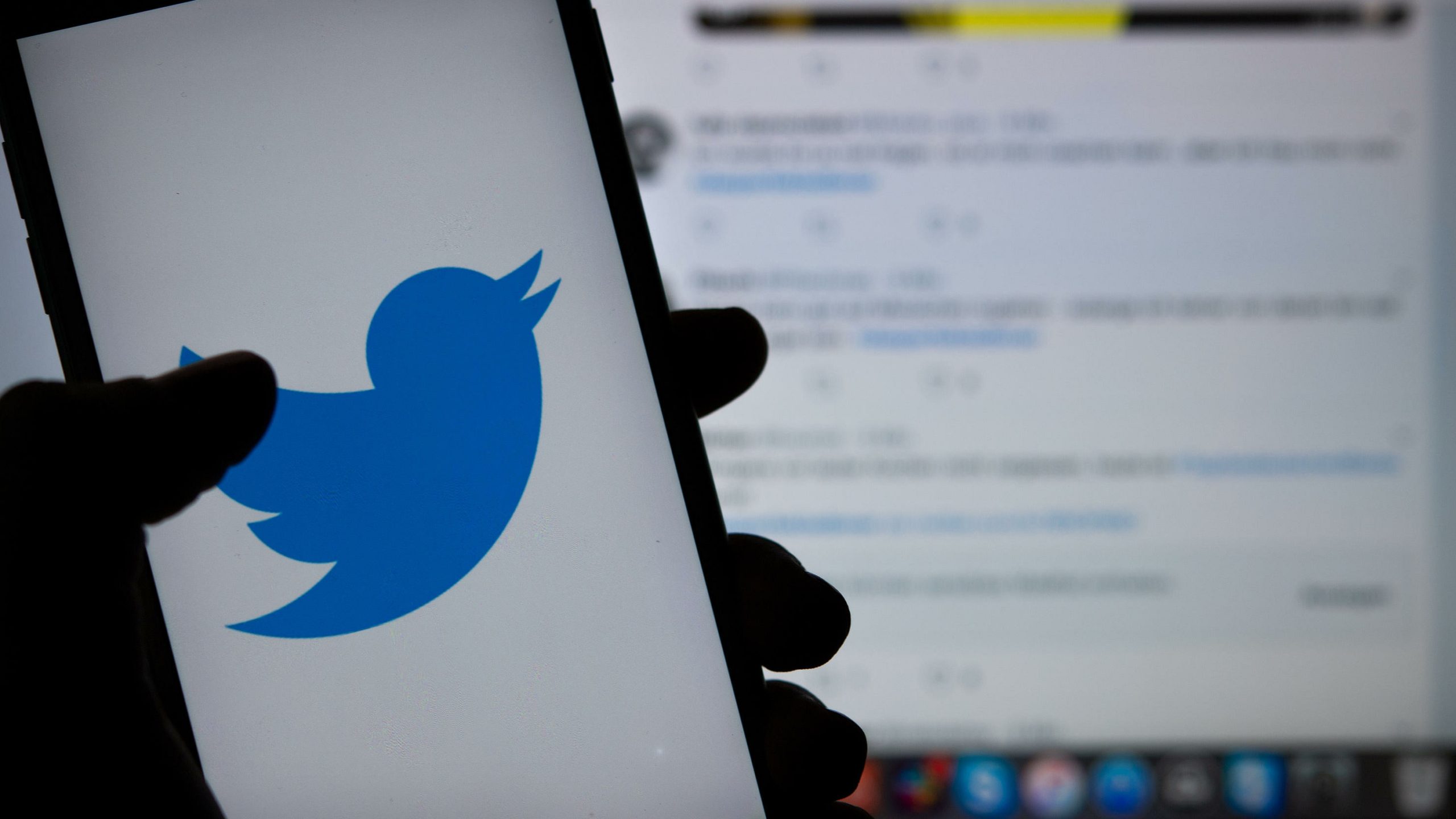 تويتر يحذف آلاف الحسابات المرتبطة بمصر والسعودية.. ما قصة هذه الشبكات وكيف تدار؟