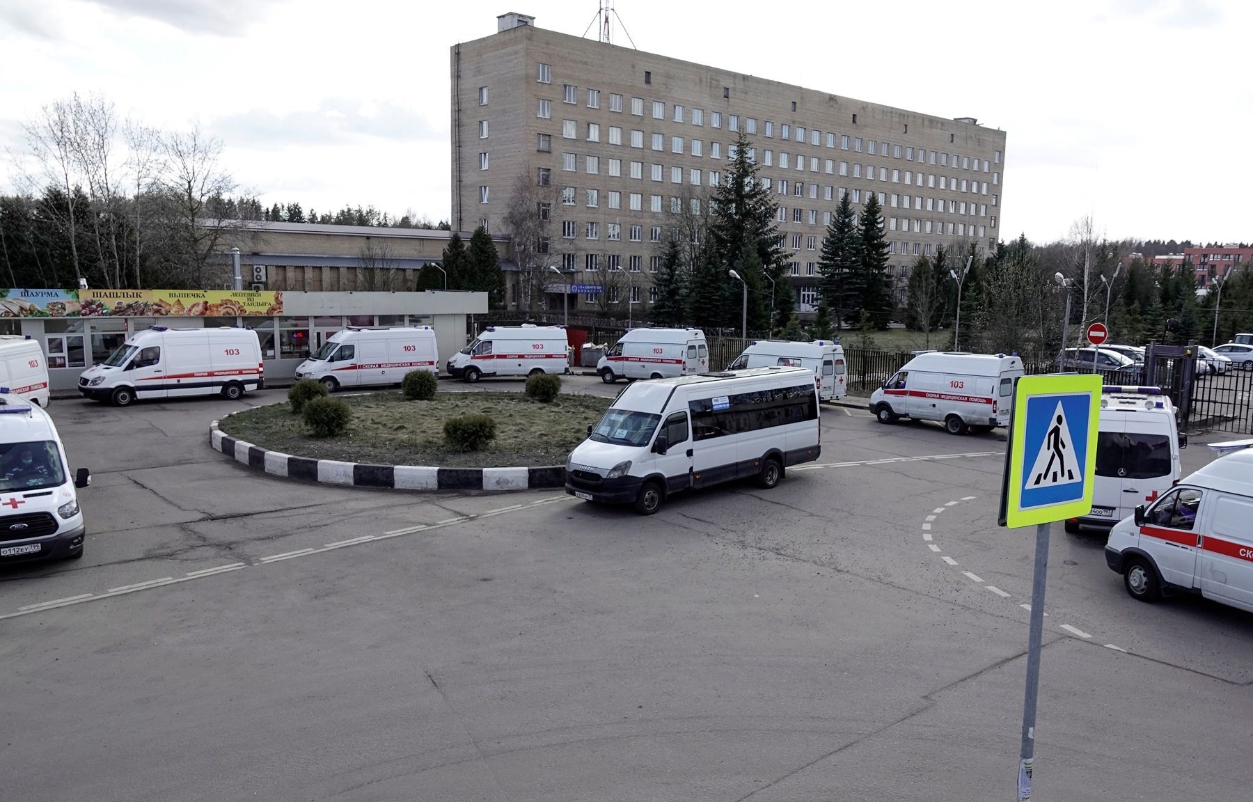 الوضع في موسكو “متوتر جداً”.. الكرملين: مستشفيات روسيا تعرف تدفقاً ضخماً لمرضى كورونا