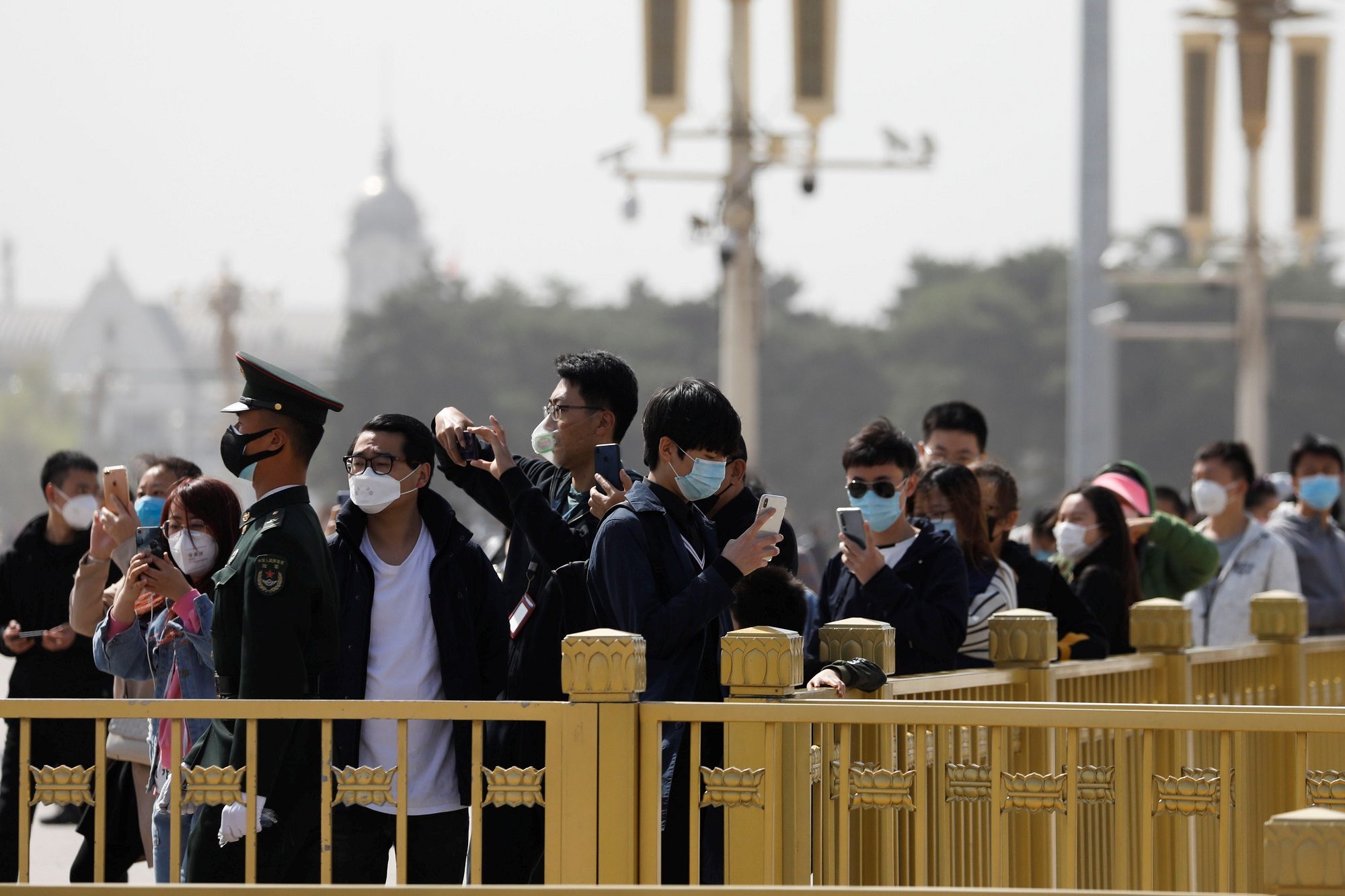 الصين تعجز عن إيقاف تفشي كورونا.. عشرات الإصابات الجديدة بأراضيها مع تقليل قيود الحركة ﻿