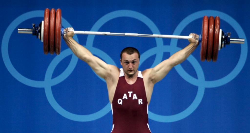 الربّاع القطري أسعد سعيد سيف أسعد خلال مشاركته في أولمبياد أثينا 2004 (رويترز)