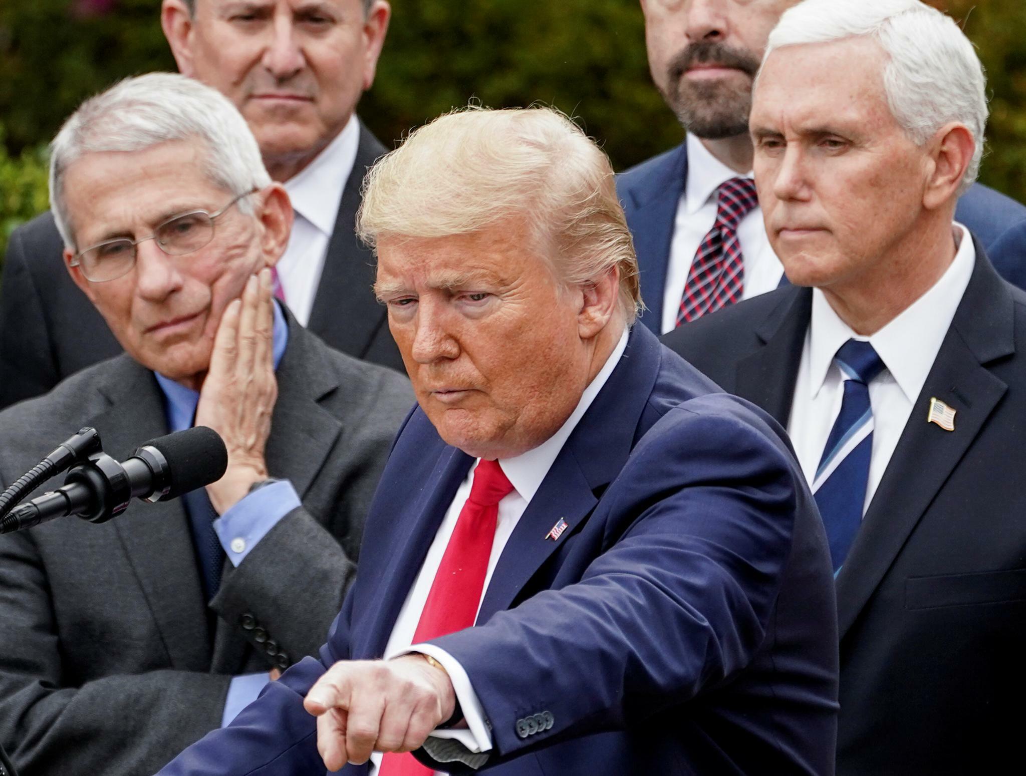 كارثة محتملة بسبب خطط ترامب لإنتاج لقاحات كورونا.. رئيس أمريكي آخر ورَّط شعبه بها