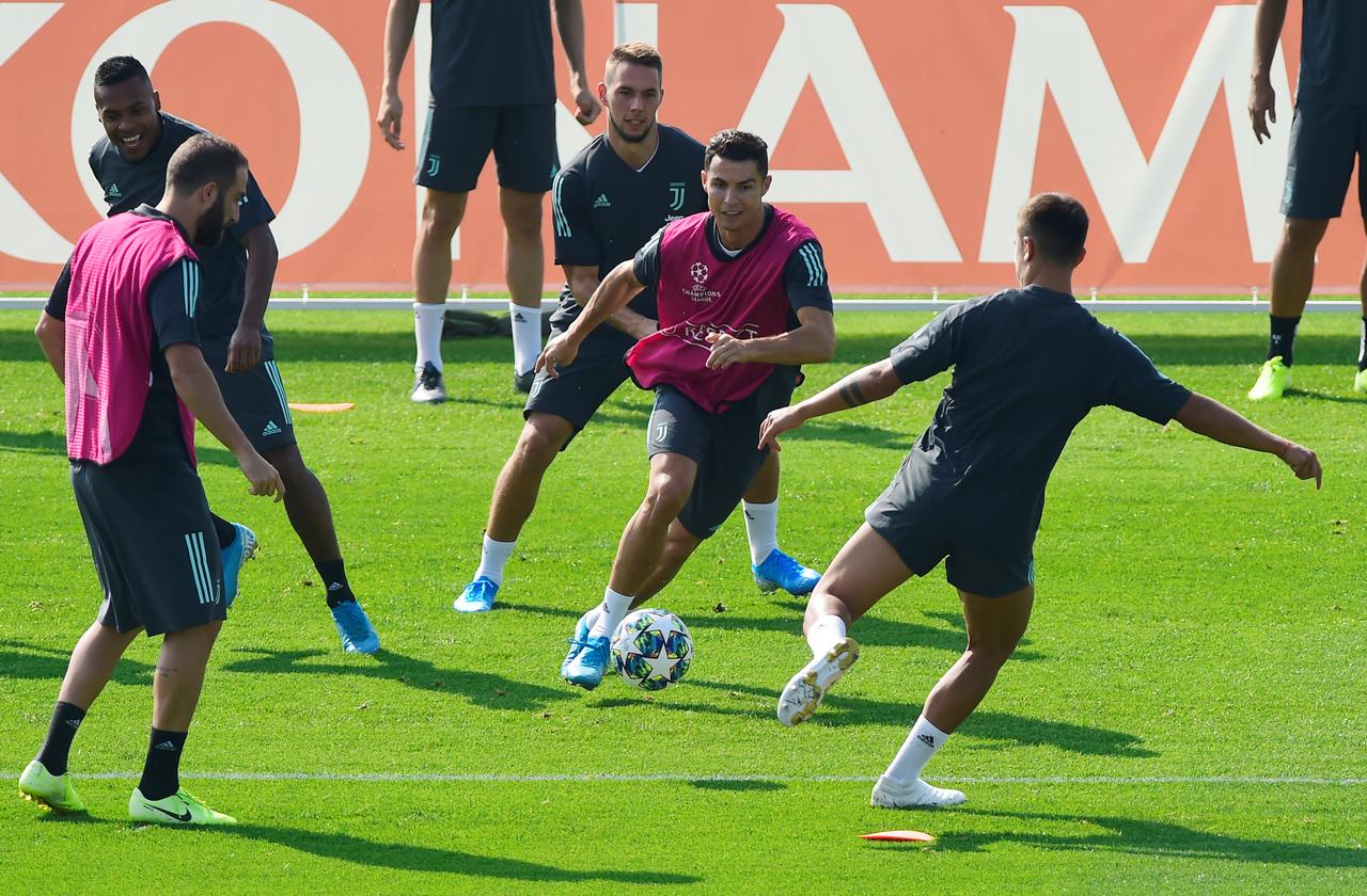 الحكومة الإيطالية توافق على استئناف الأندية للتدريبات الجماعية (رويترز)