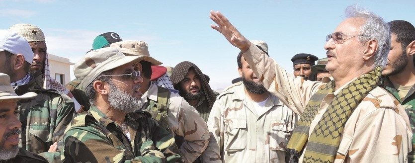 محاصرون في الوطية.. قصة القاعدة العملاقة التي ترك فيها حفتر ميليشياته بلا ذخائر أو حماية جوية