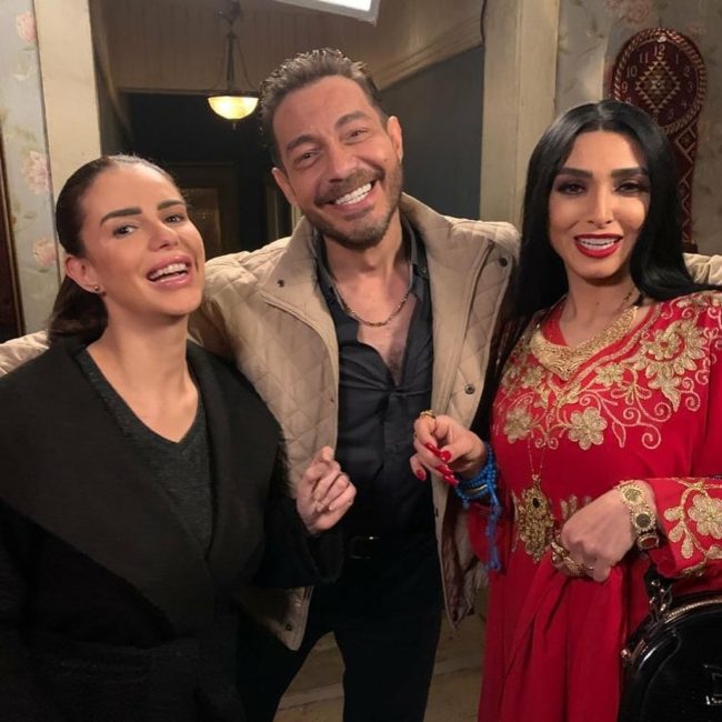 نجوم رمضان بـ”ابتسامة هوليوود” ناصعة ولافتة، هل تليق بك؟ إليك طرقاً لتبييض أسنانك بشكل طبيعي