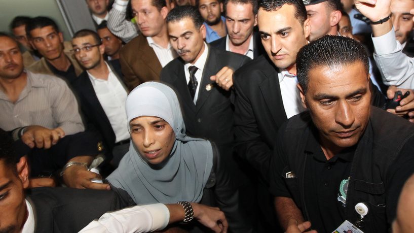 هآرتس: أعضاء بالكونغرس يهددون عمّان لامتناعها عن تسليم أردنية لأمريكا