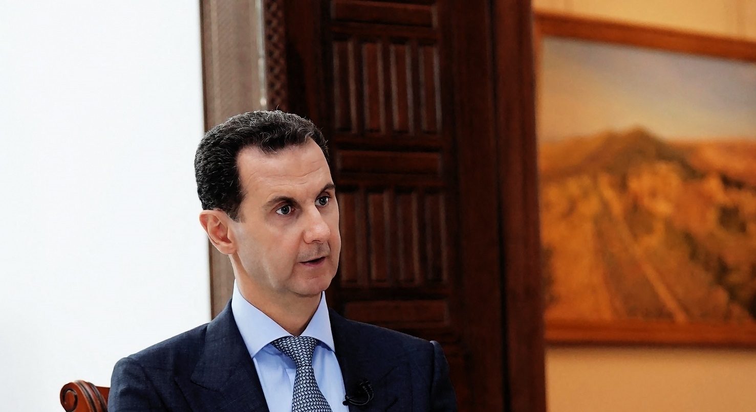 خلاف نادر في رأس النظام السوري يظهر للسطح.. ابن خال الأسد يكشف المستور ويناشده، فما القصة؟