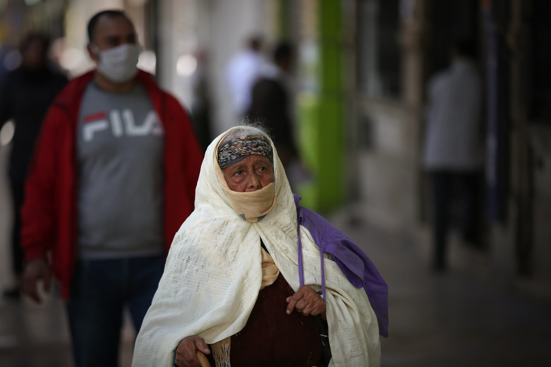 عودة الحياة تدريجياً لشوارع تونس